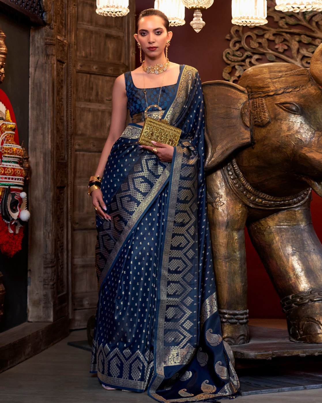 -1117Wx1400H-467335291-navy-MODEL